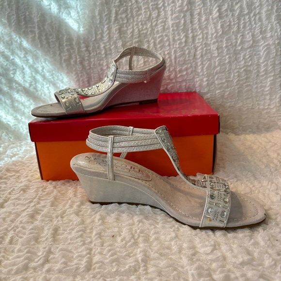 NWT! New York Transit Frolic wedge sandals! - Picture 2 of 5